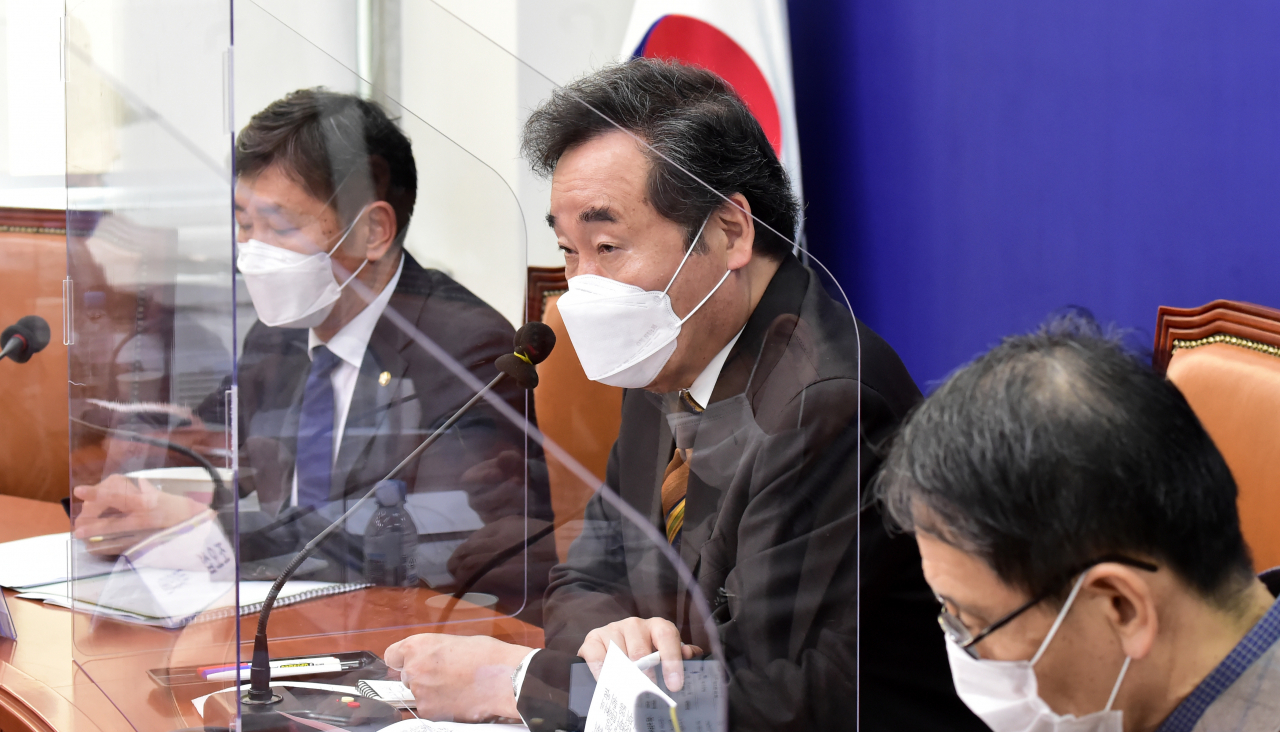 이낙연 더불어민주당 대표가 28일 국회에서 열린 전국 도시철도 운영기관 노사대표자 간담회에서 인사말하고 있다. [연합]