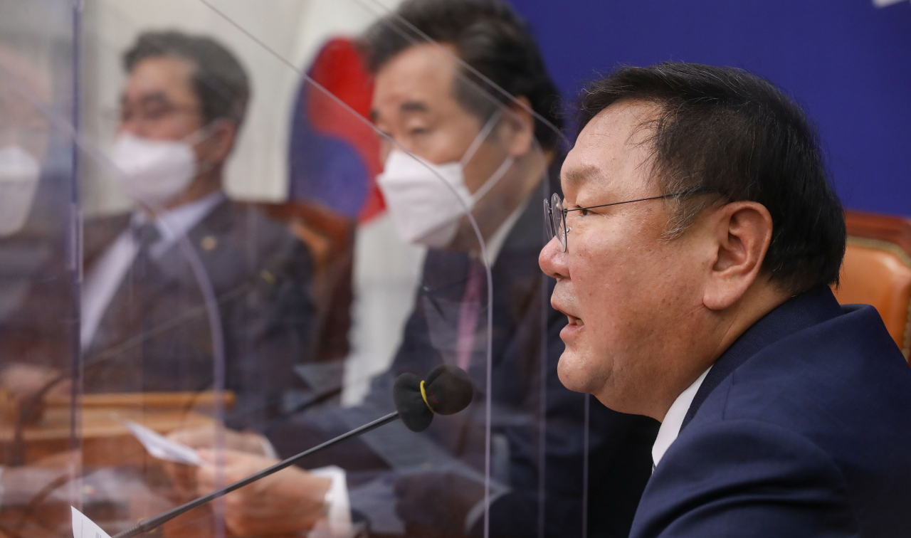 김태년 더불어민주당 원내대표가 2일 오전 서울 여의도 국회에서 열린 최고위원회의에서 발언하고 있다. [연합]