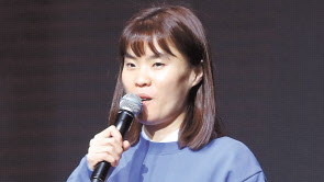 개그맨 박지선 씨가 최근 방송을 진행하던 모습.