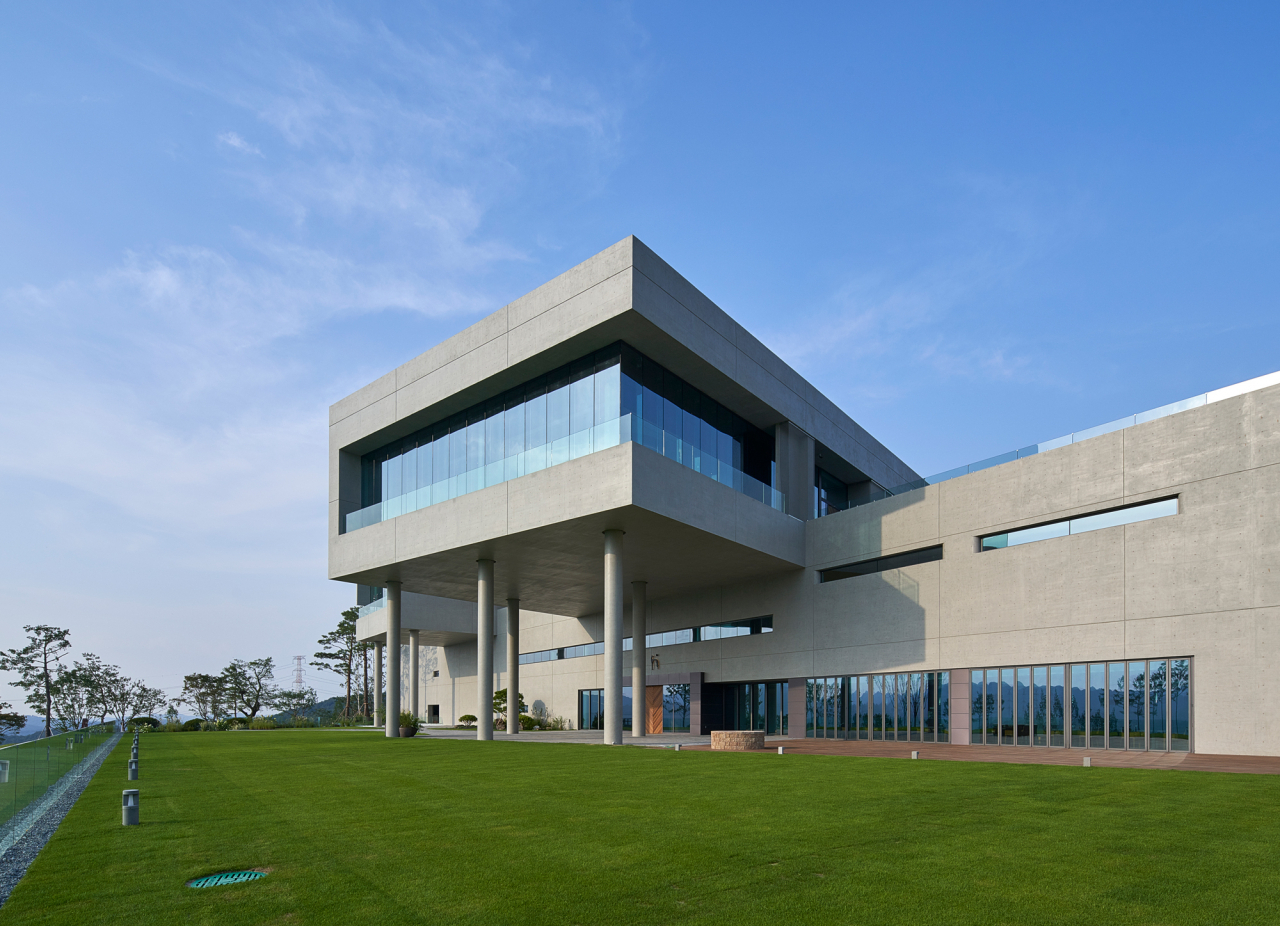 세종 레이캐슬 G&R(Golf & Resort) 클럽하우스.[해율건축사사무소·김한석 작가 제공]