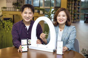 삼성전자 C랩 인사이드 우수과제로 선정돼 스타트업으로 창업하는 옐로시스. 옐로시스는 체계적인 건강 관리를 도와주는 홈 IoT 소변 검사 시스템이다. [삼성전자 제공]