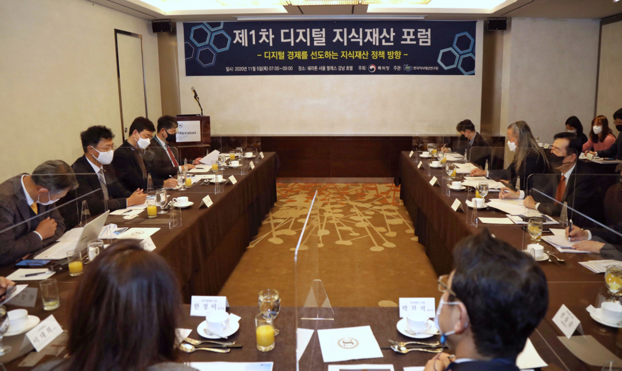 특허청은 5일 쉐라톤 서울 팔래스 강남 호텔에서 ‘디지털 지식재산 포럼’을 출범하고 디지털 시대, 지식재산 정책이 나아가야 할 방향을 모색했다.
