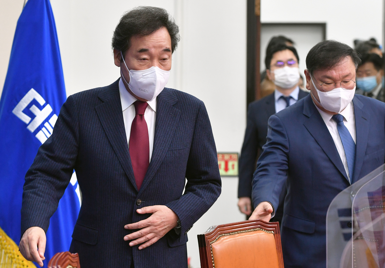 이낙연 더불어민주당 대표가 6일 서울 여의도 국회에서 열린 최고위원회의에 참석하고 있다. [연합]