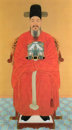 친일 행적 화가 장우성 화백이 그린 이순신 장군의 표준영정. 문화체육관광부가 이순신 장군의 표준영정 지정을 해제하면 한국은행은 현용 100원 주화에 사용된 이순신 장군의 영정을 교체할 예정이다. 장 화백이 그린 이순신 장군의 표준 영정은 ‘무신의 복식에 맞지 않다’는 등의 논란에도 휩싸여 있다. [사진=현충사]