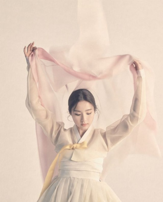 한복 홍보모델로 활동한 배우 신세경 (사진=한복진흥센터)