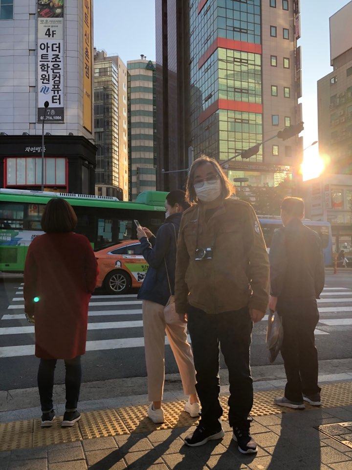 한대수는 “행복은 우리의 꿈이고, 삶은 행복을 찾기 위해 노력하는 과정”이라며 다시 ‘행복의 나라’로 향했다. 고승희 기자