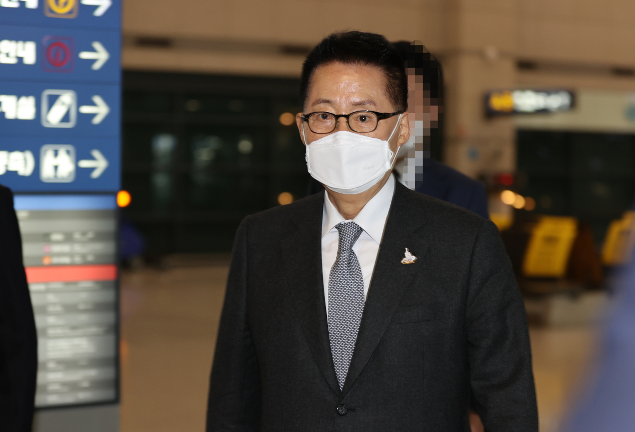 National Intelligence Service chief Park Jie-won arrives at the Incheon International Airport on Wednesday. Yonhap