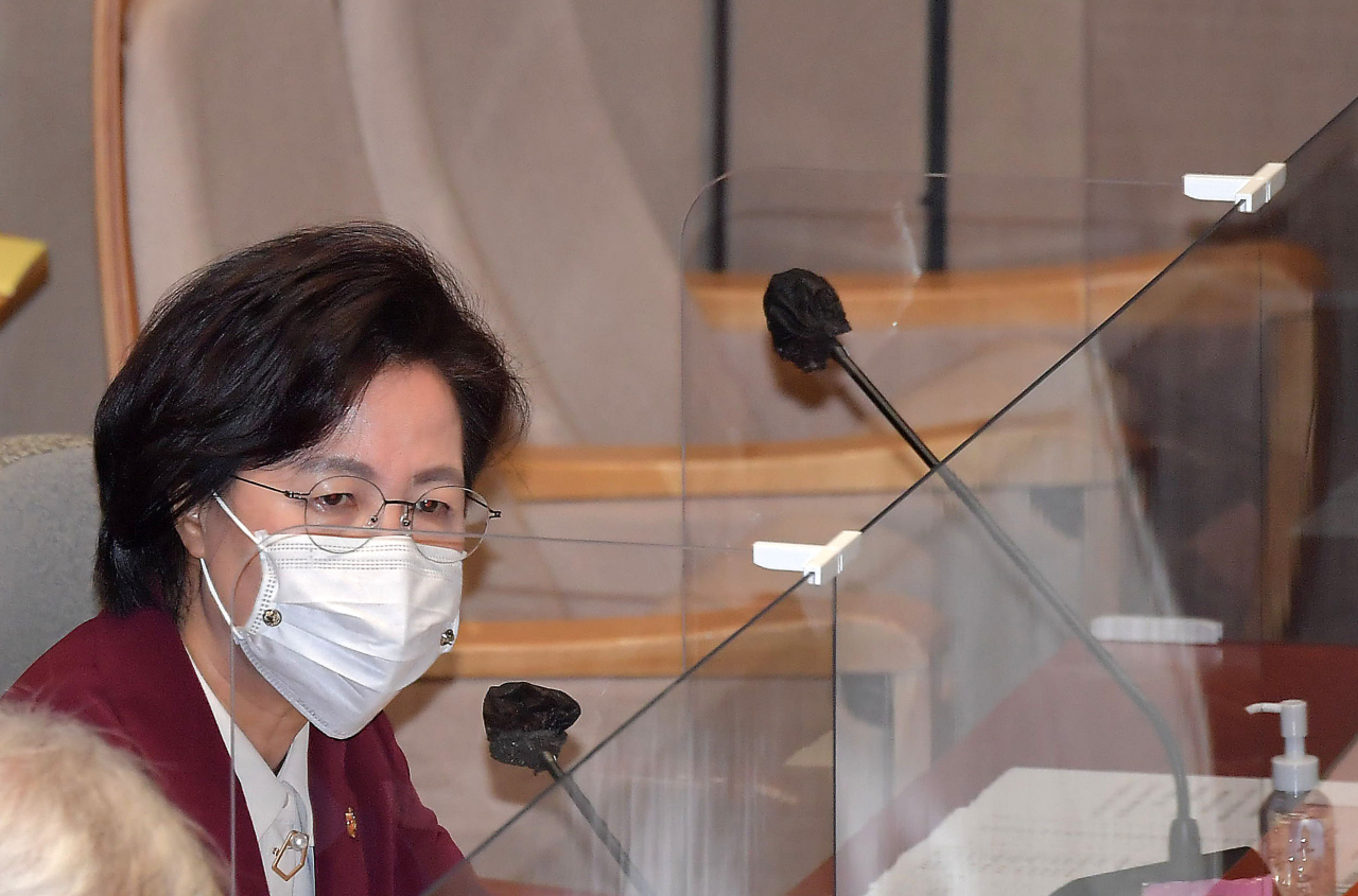 추미애 법무부 장관이 지난 12일 국회에서 열린 예산결산특별위원회 전체회의에 참석, 답변하고 있다. [연합]