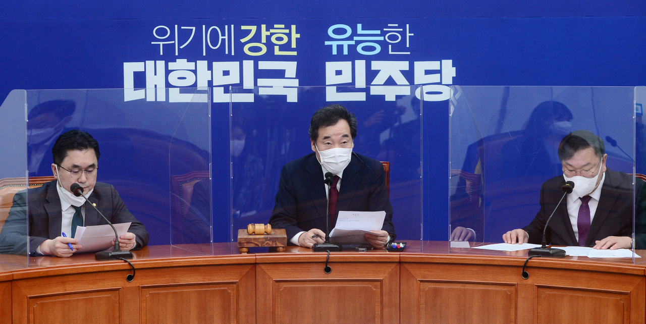 이낙연 더불어민주당 대표가 13일 오전 서울 여의도 국회에서 열린 최고위원회의에서 발언하고 있다. 이상섭 기자/babtong @heraldcorp.com