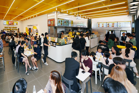 노브랜드버거 코엑스점 [사진제공=신세계푸드]