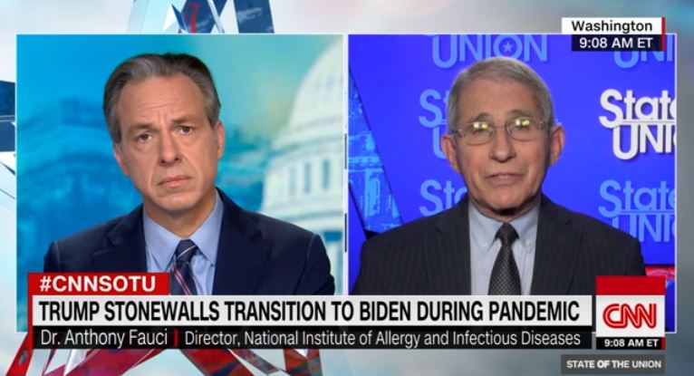 앤서니 파우치 미 국립알레르기·감염병연구소(NIAID) 소장이 15일(현지시간) 미 CNN 방송과의 인터뷰에서 조 바이든 미국 대통령 당선인이 2014년 에볼라 사태 당시 ‘에볼라 차르’로 활약한 론 클레인을 초대 백악관 비서실장에 내정한 것을 높게 평가하고 있다. [CNN 방송 화면 캡쳐]