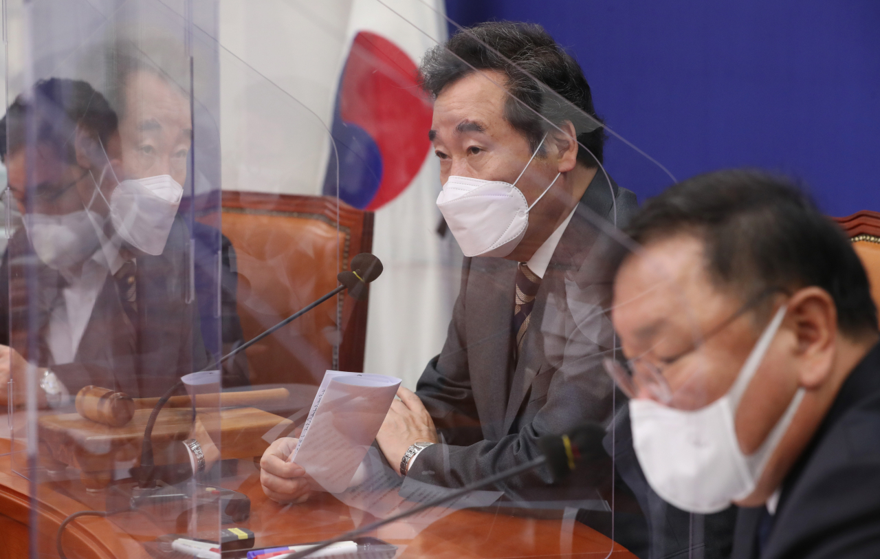 이낙연 더불어민주당 대표가 16일 국회에서 열린 최고위원회의에서 발언하고 있다. 이상섭 기자/babtong@heraldcorp.com
