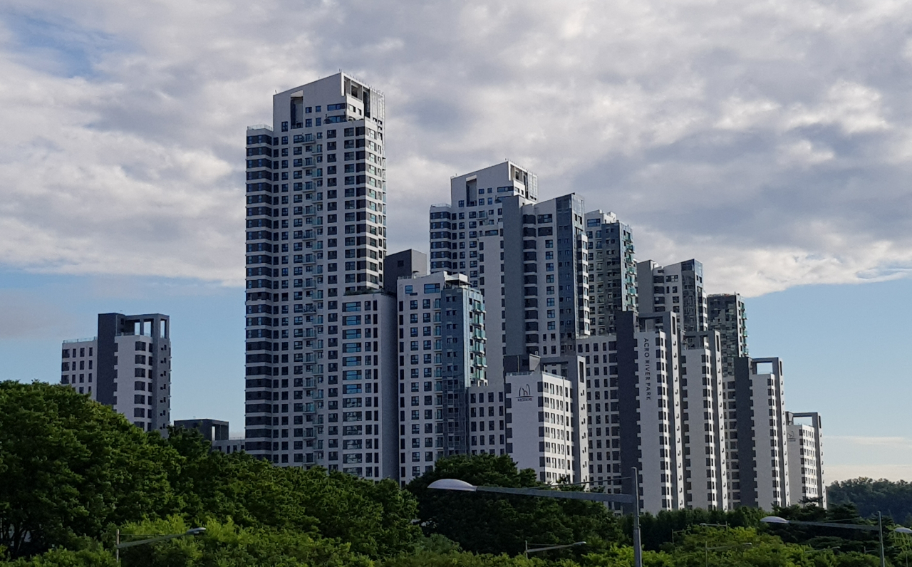 반포 아리팍, 이제 3.3㎡당 1.4억…전용 84㎡ 36.6억 신고가[부동산360]