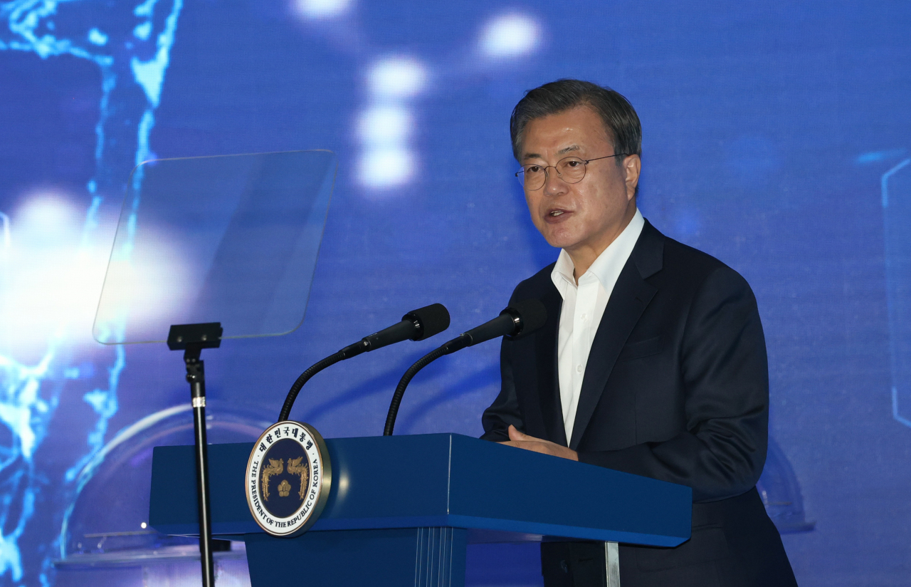 문재인 대통령이 지난 18일 인천 연수구 송도캠퍼스에서 열린 바이오산업 행사에서 발언하고 있다. [연합]