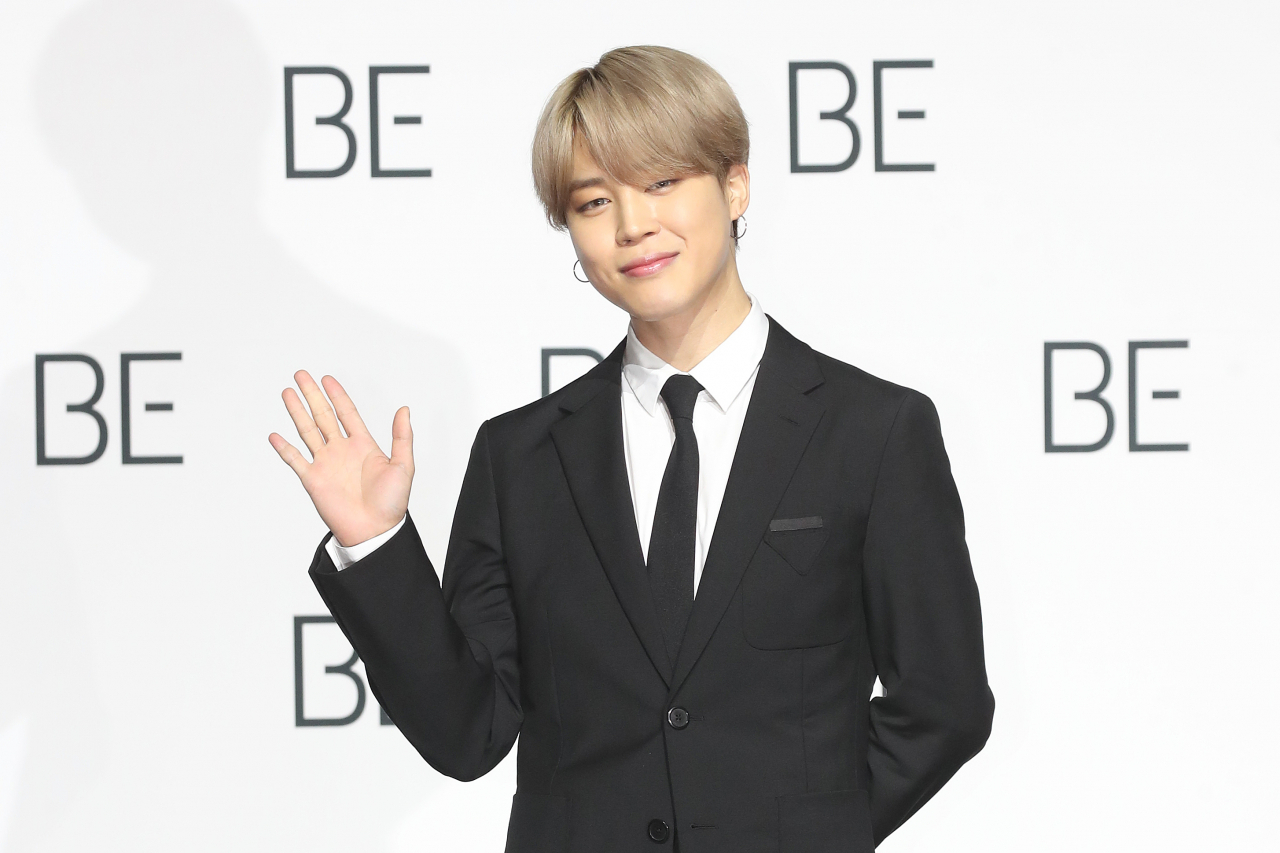 방탄소년단의 지민이 20일 오전 서울 중구 동대문디자인플라자에서 열린 새 앨범'BE (Deluxe Edition)' 글로벌 기자간담회에서 포즈를 취하고 있다. [연합]