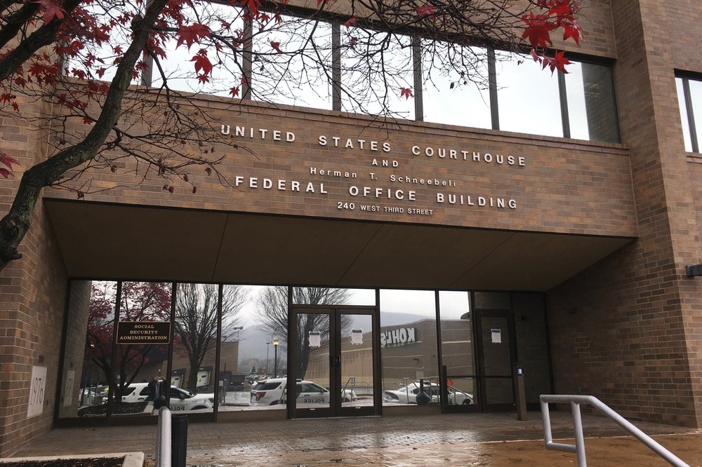 The United States Courthouse is seen on Tuesday, in Williamsport, Pa. A hearing on the Trump campaign's federal lawsuit seeking to prevent Pennsylvania officials from certifying the vote results remains on track for Tuesday at the courthouse after a judge quickly denied the campaign's new lawyer's request for a delay. (AP-Yonhap)