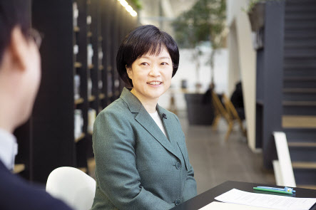24일 진행된 ‘네이버 커넥트 2021’기자간담회에서 발표하고 있는 한성숙 네이버 대표. [네이버 제공]
