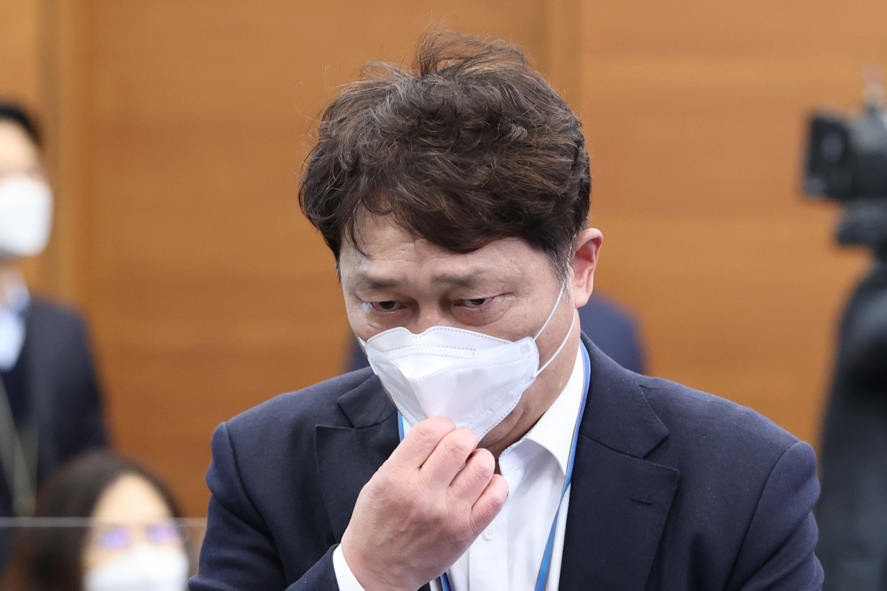 최재성 청와대 정무수석이 30일 청와대에서 열린 수석·보좌관 회의에 참석하고 있다. [연합]