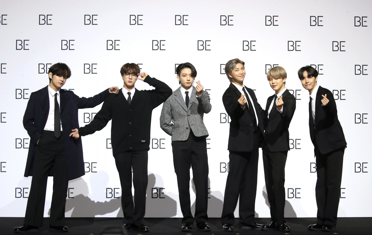 20일 오전 서울 중구 동대문디자인플라자에서 열린 방탄소년단 새 앨범'BE (Deluxe Edition)' 글로벌 기자간담회에서 멤버들이 포즈를 취하고 있다. [연합]