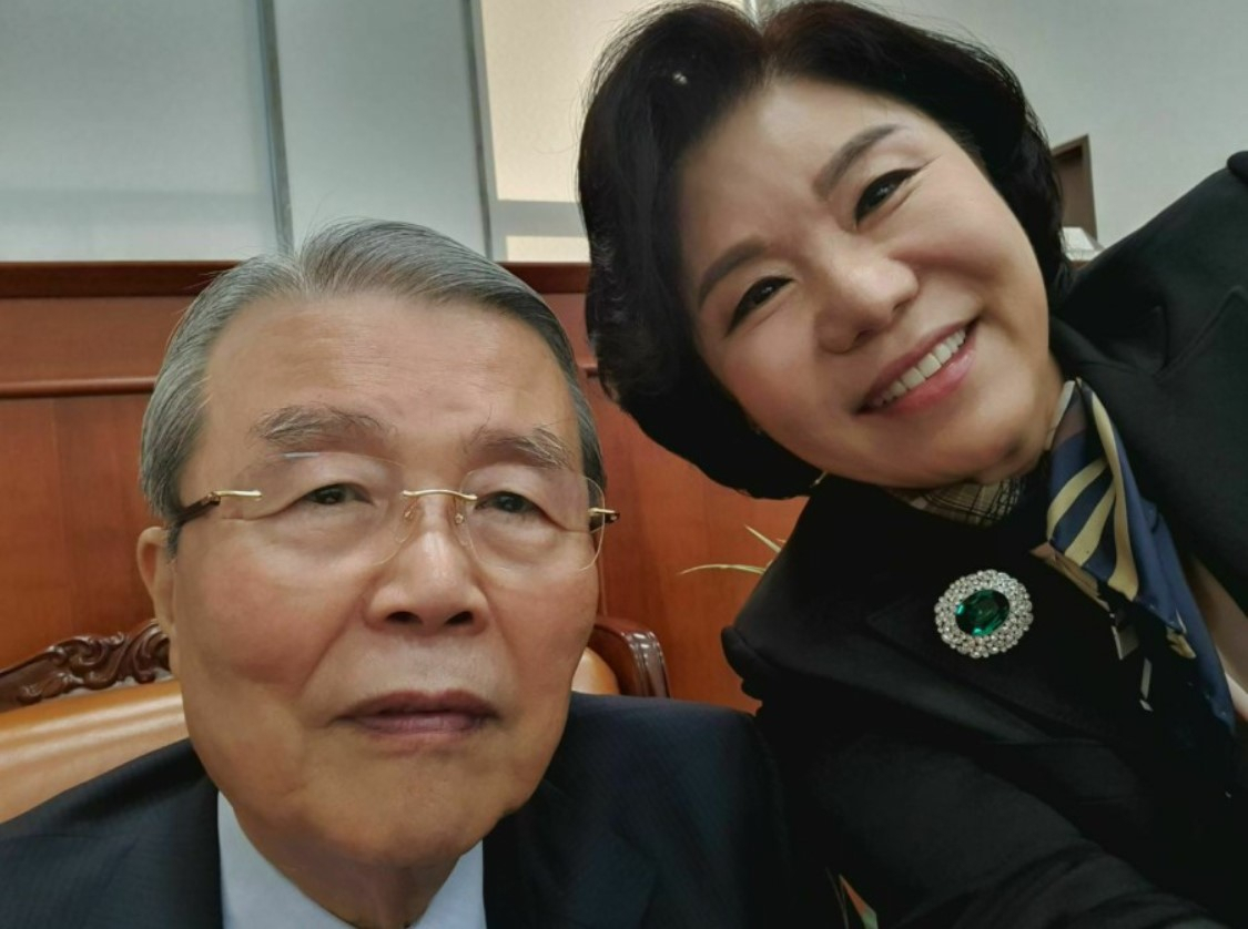 조은희 서초구청장이 1일 페이스북에 올린 김종인 비대위원장과 함께 찍은 사진.
