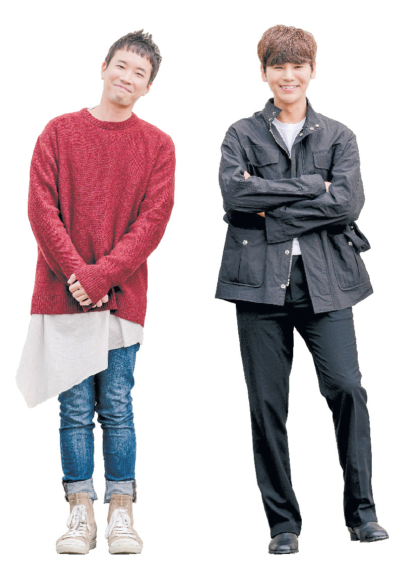 국내외 어벤저스 팀이 만난 국립창극단 ‘트로이의 여인들’에서 헬레네 역을 맡은 김준수(오른쪽)와 음악감독 정재일은 이 작품에 대해 “아름다운 한글로 쓴 그리스 비극으로, 온전히 소리에 집중할 수 있는 작품”이라고 말했다. [국립극장 제공]