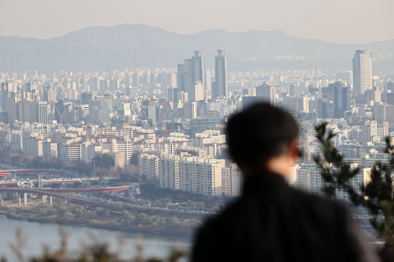 지난 1일 오후 서울 매봉산에서 바라본 송파, 강남 일대 아파트의 모습. [연합뉴스]