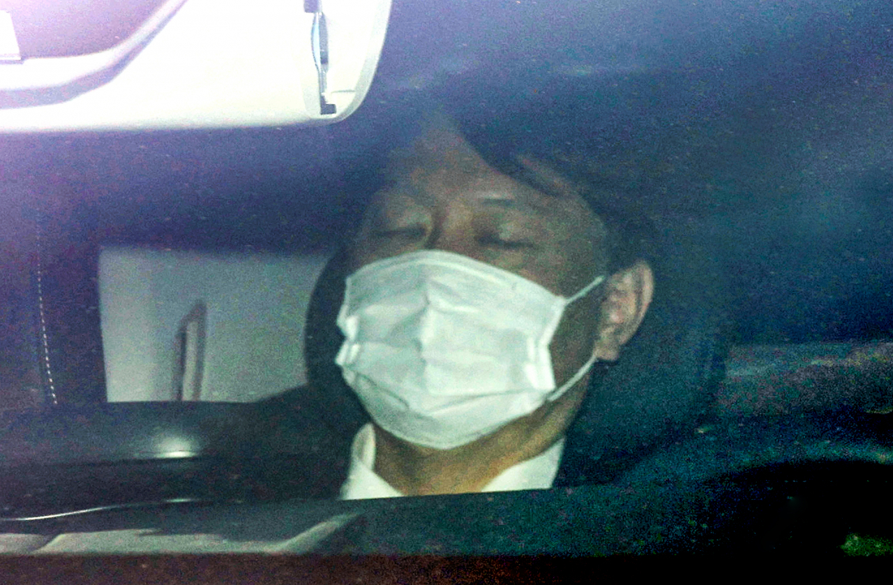 윤석열 검찰총장이 3일 오후 차량을 타고 서울 서초구 대검찰청 주차장으로 들어서고 있다. [연합]