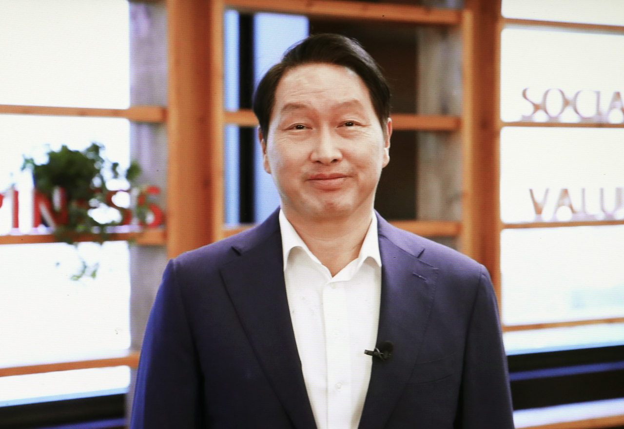 최태원 SK회장이 지난 3일 온라인으로 열린 '도쿄포럼 2020'에서 개막연설을 하고 있다. [SK그룹 제공]