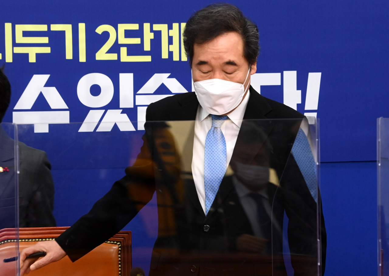 이낙연 더불어민주당 대표가 4일 국회에서 열린 최고위원회의에 참석하고 있다. [연합]