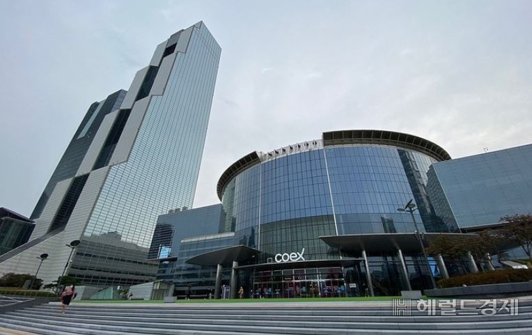 한국 마이스산업을 주도해온 코엑스. 그러나 코엑스 건설이후 지속적인 투자가 이뤄지지 않아 마이스 강국의 위상을 점점 잃어가고 있다.