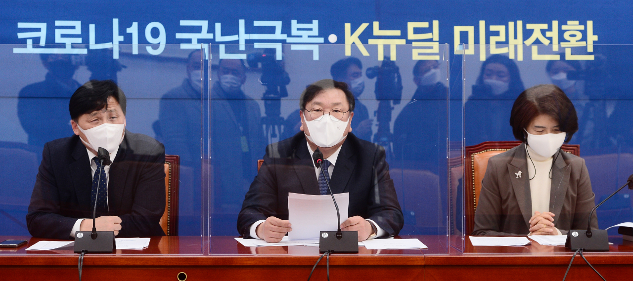 김태년 더불어민주당 원내대표가 8일 오전 서울 여의도 국회에서 열린 원내대책회의에서 발언하고 있다. [연합]