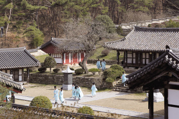 기대승의 학문적 업적을 이어가는 광주 광산구 월봉서원.