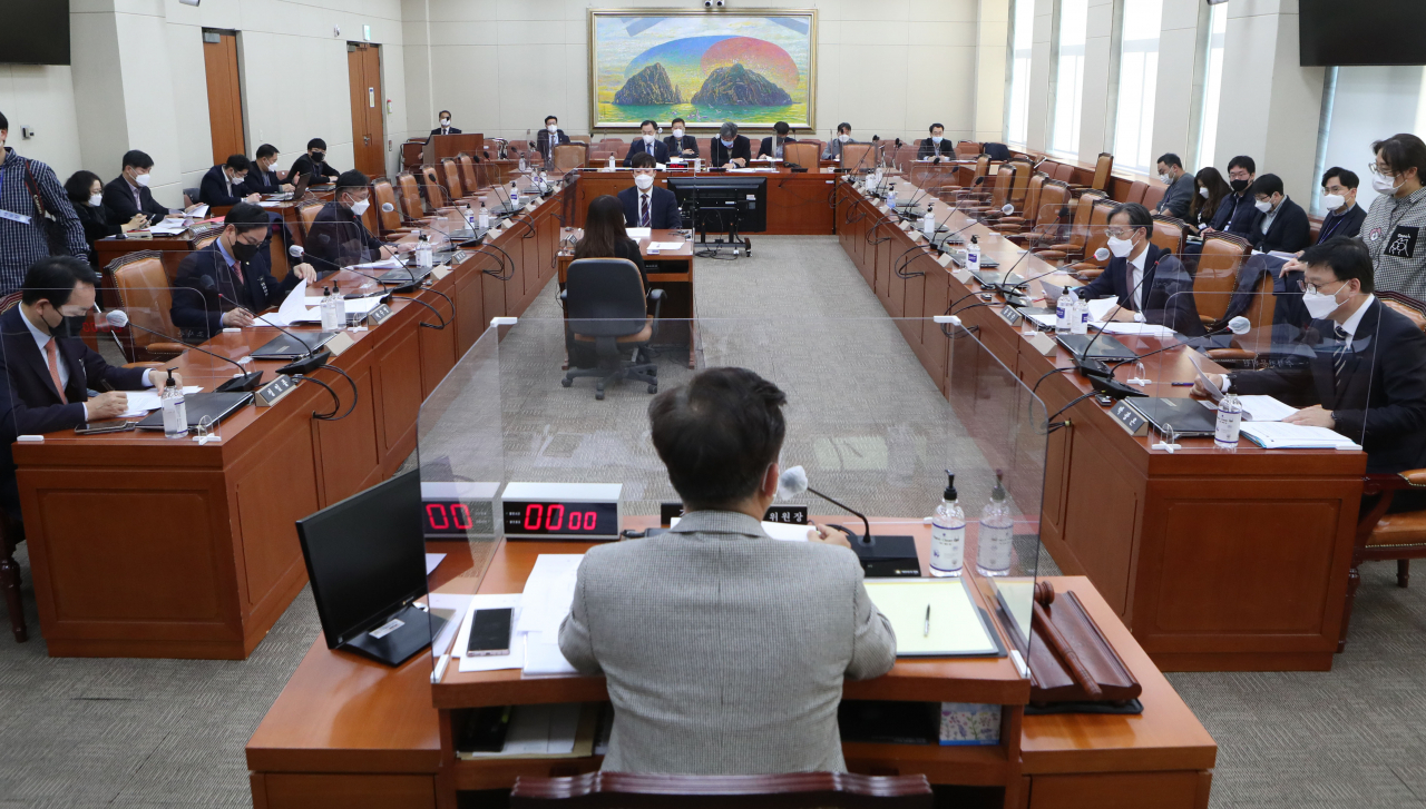 8일 국회 정무위원회에서 사참위법에 대한 안건조정위원회가 열리고 있다. [연합]