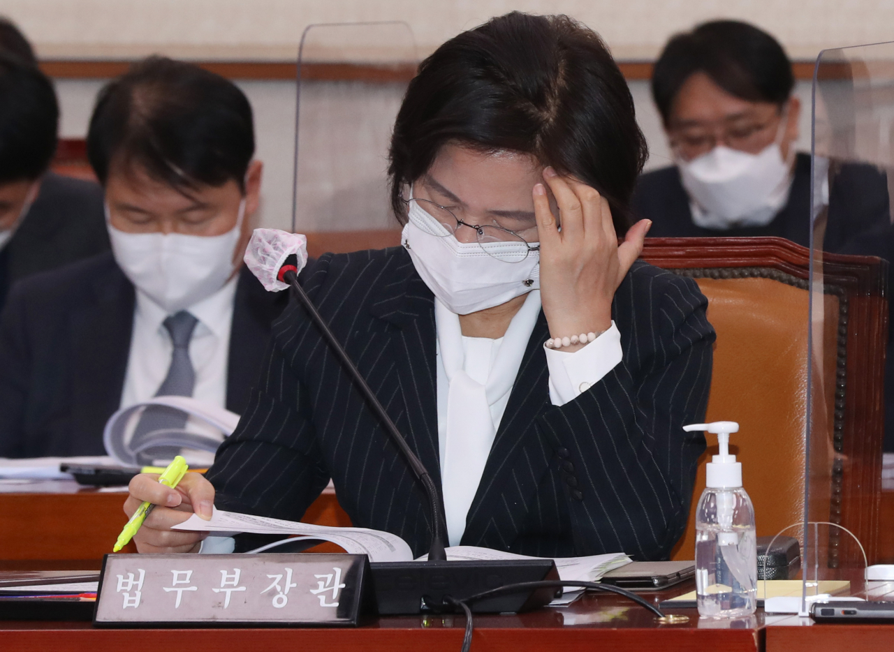 추미애 법무부 장관이 8일 국회에서 열린 법제사법위원회 전체회의에 출석하고 있다. . [연합]
