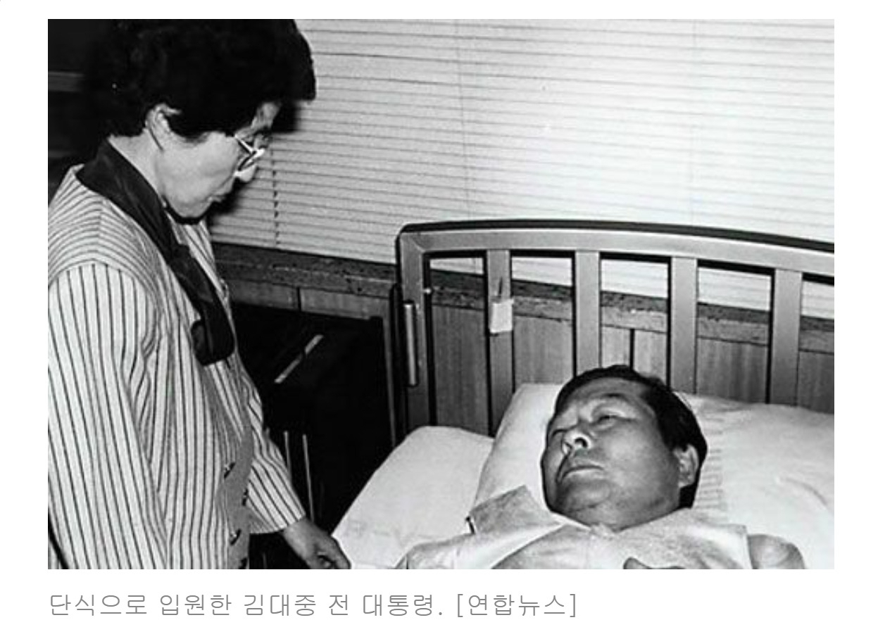 김대중 전 대통령은 노태우 정권 당시인 90년 지방자치제 실시를 요구하며 2주 가까이 단식투쟁을 했다. 단식 사흘 만에 당시 여당 대표였던 김영삼 전 대통령이 찾아왔다. 김 전 대통령은 13일 만에 단식을 중단했고 지방자치를 반대하던 정부와 여당은 논의에 들어갔다. 그해 12월 지방자치 실시가 최종 합의됐으며, 다음 해인 91년 지방선거·기초의원 선거를 시작으로 지방자치제 도입이 등장했다.