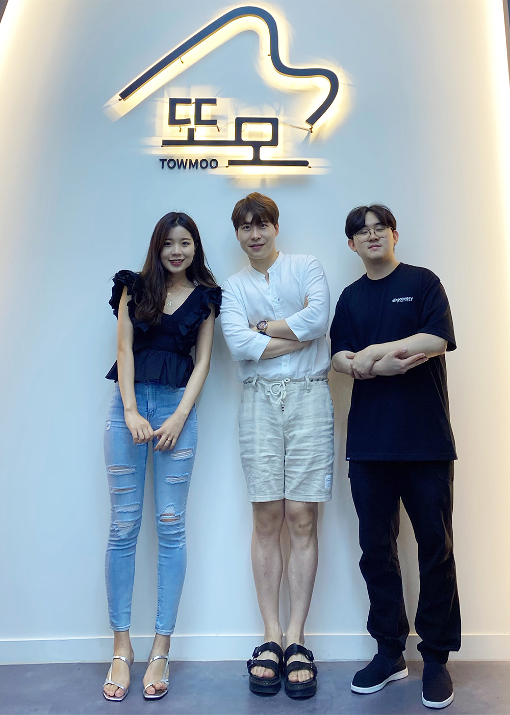 황예은 이사, 또모 1호 아티스트 색소포니스트 브랜든 최, 백승준 대표 [또모 제공]