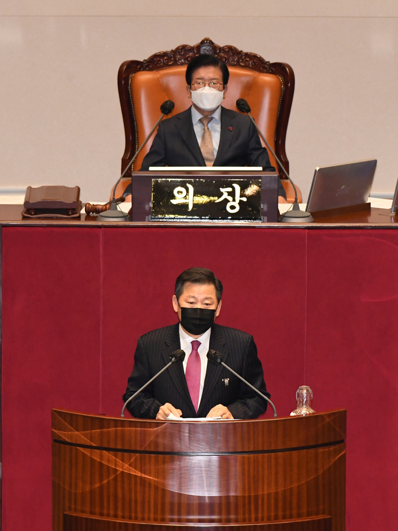 국민의힘 이철규 의원이 10일 오후 서울 여의도 국회에서 열린 본회의에서 국가정보원법 전부개정법률안에 대한 무제한토론(필리버스터)을 하고 있다. [연합]