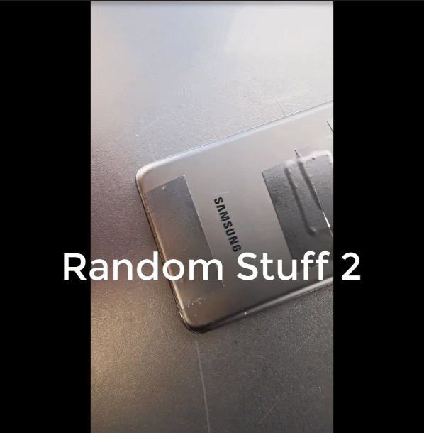 갤럭시S21 플러스 추정 기기 [출처=유튜브 채널 ‘랜덤 스터프2(Random Stuff2)’]