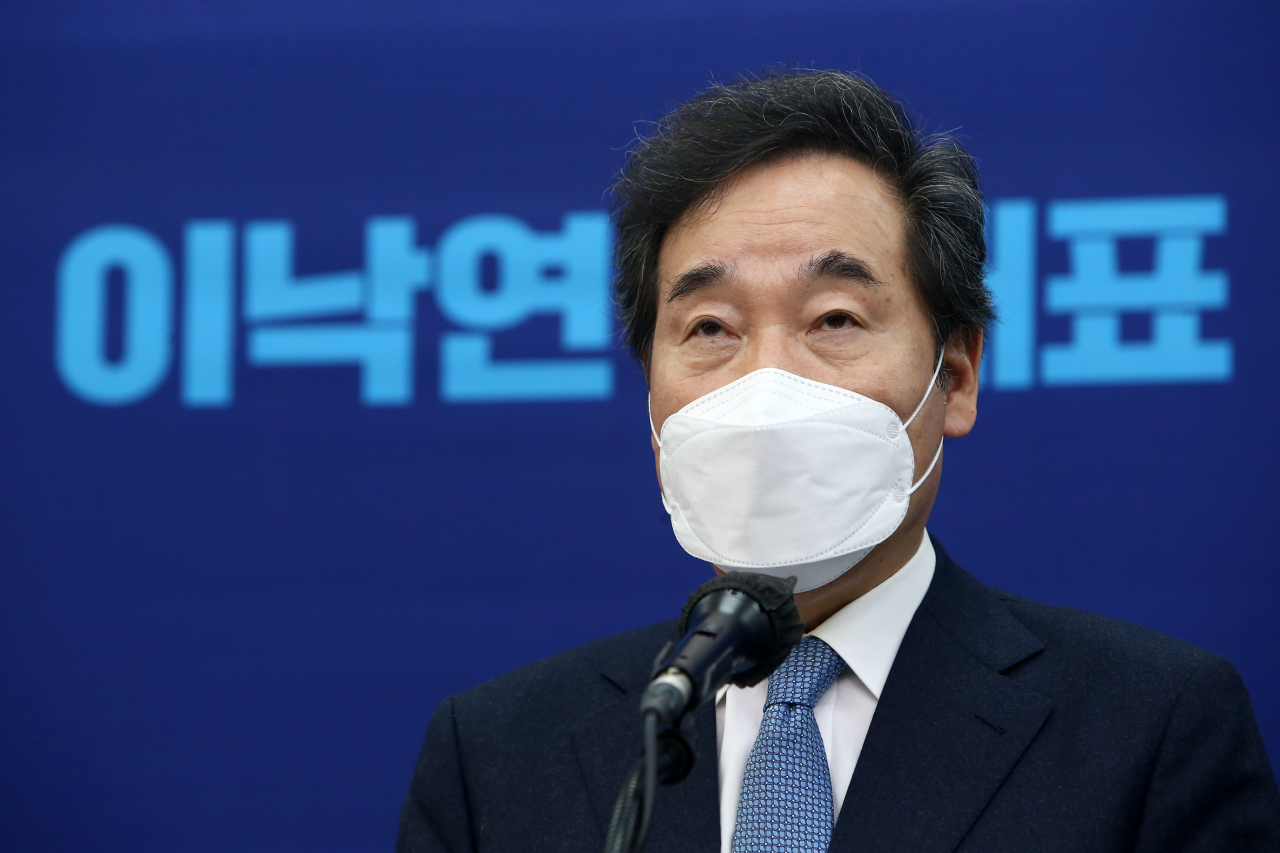 이낙연 더불어민주당 대표가 13일 국회에서 취임 100일을 맞아 기자회견을 하고 있다. [연합]