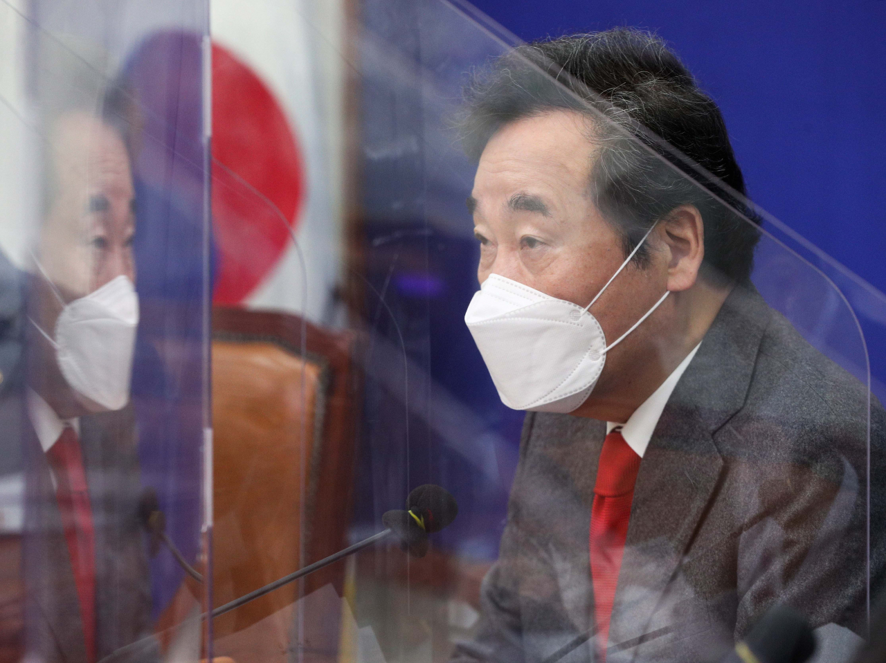 더불어민주당 이낙연 대표가 14일 서울 여의도 국회에서 최고위원회의를 주재하고 있다. [연합]