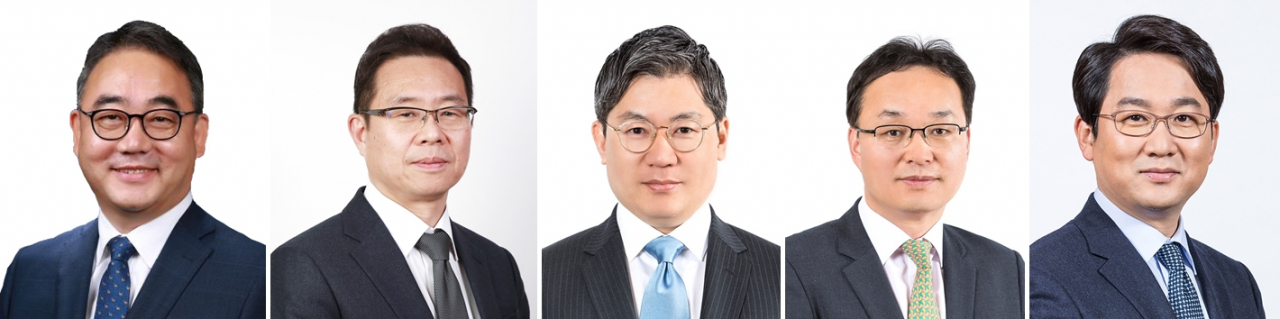 왼쪽부터 김성은 HDC아이콘트롤스 부사장, 이성용 호텔HDC·HDC리조트 대표이사, 최익훈 부동산114 대표이사, 이형재 HDC아이앤콘스 대표이사, 조영환 HDC아이파크몰 대표이사. [HDC그룹 제공]