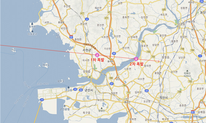 천문연 본원에 설치된 유성체 감시 네트워크에 포착된 9월 23일 서천 화구.[한국천문연구원 제공] 서천 화구의 이동 방향과 두 차례의 폭발 위치(추정).[한국천문연구원 제공]