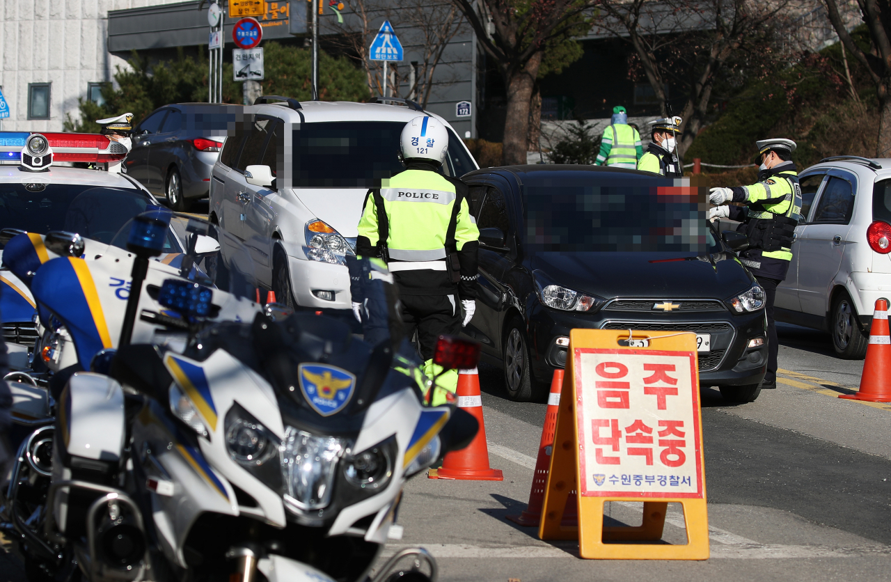 음주 벤츠 차량에 경차 운전자 사망