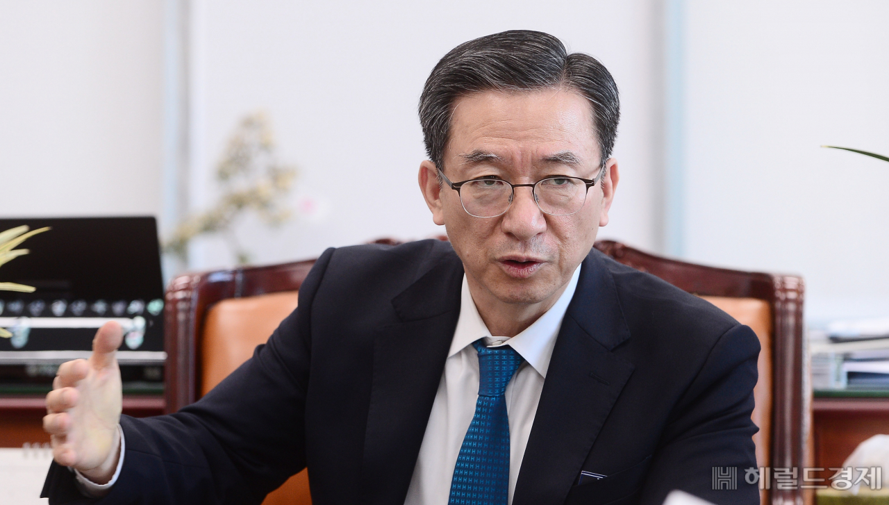 정성호 국회 예산결산특별위원장이 15일 국회에서 헤럴드경제와 인터뷰하고 있다. 이상섭 기자 bqbtong@heraldcorp.com