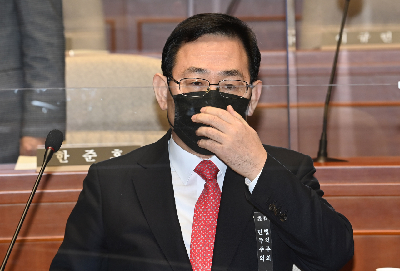 주호영 국민의힘 원내대표가 18일 오전 국회에서 열린 의원총회에 참석하고 있다. 의총은 시작과 동시에 비공개로 전환됐다. [아상섭 기자/babtong@heraldcorp.com]