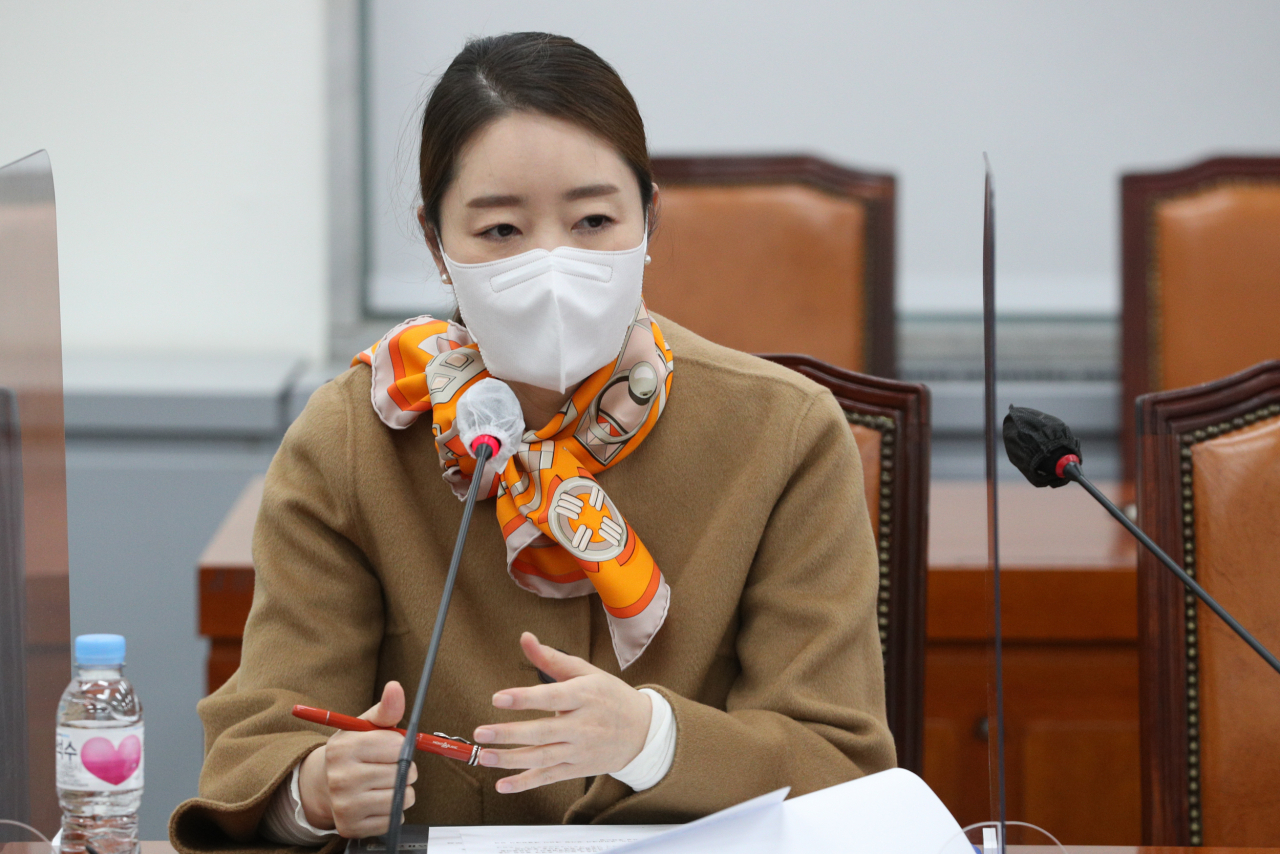 강선우 더불어민주당 의원이 지난달 6일 서울 여의도 국회에서 열린 아동학대 관련 온라인 민생간담회에서 발언을 하고 있다. [연합]