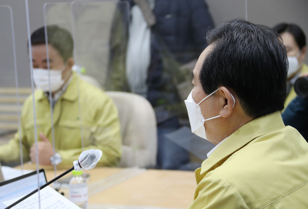 정세균 국무총리가 21일 오전 서울시청에서 열린 신종 코로나바이러스 감염증(코로나19) 대응 중앙재난안전대책본부(중대본) 회의에서 발언하고 있다. [연합]