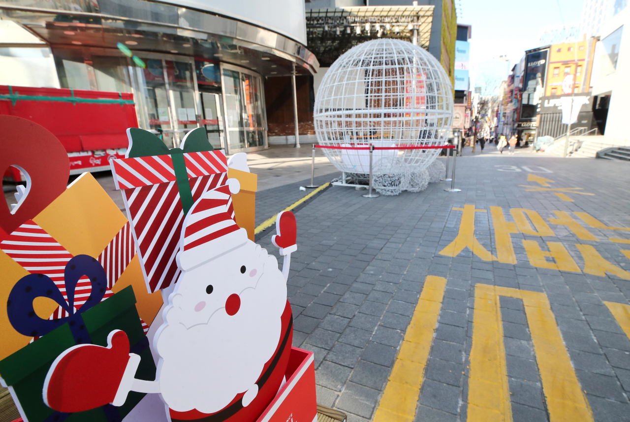 Myeong-dong, a popular tourist district in Seoul, on Sunday (Yonhap)