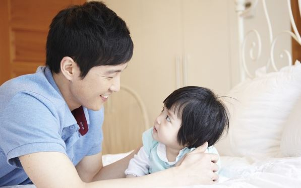 육아휴직후 아이를 돌보고 있는 아빠 모습 [헤럴드DB]