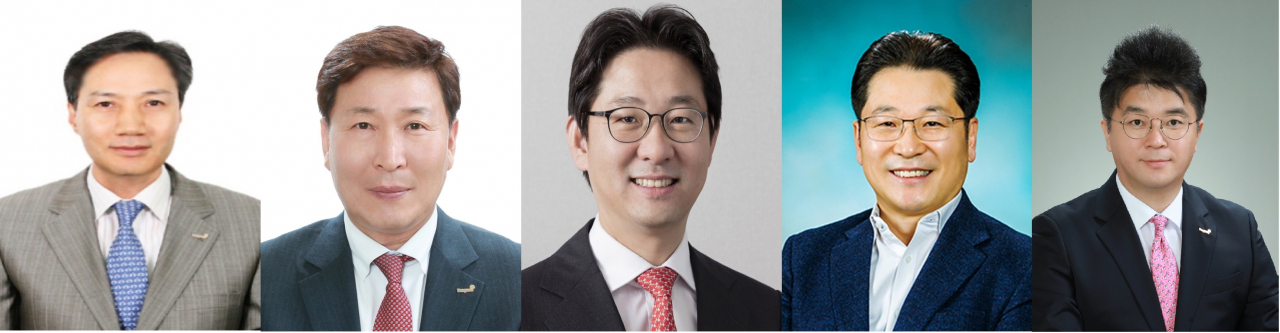 동원그룹이 2021년 정기 임원인사를 실시한다고 23일 밝혔다. 왼쪽부터 신영수 동원팜스 대표이사 부회장, 김성용 동원홈푸드 식재·조미부문 대표이사 사장, 정문목 동원홈푸드 FS·외식부문 대표이사 부사장, 강용수 동원홈푸드 온라인사업부문 대표이사 전무이사, 이재흥 동원와인플러스 대표이사 전무이사.[동원그룹 제공]